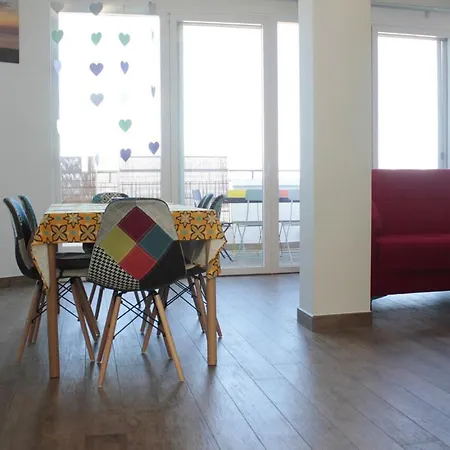 Διαμέρισμα Rainbhome *
